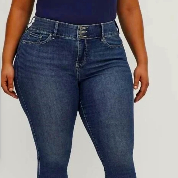 Super Soft Medium Wash High Rise Jeggings - Picture 3 of 3